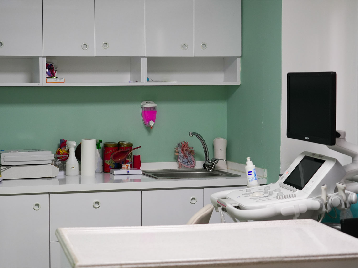 minimal-veteriner-klinigi-karsiyaka-bostanli